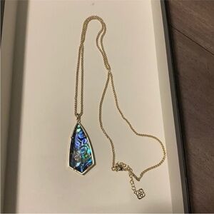 Kendra Scott necklace and earrings set